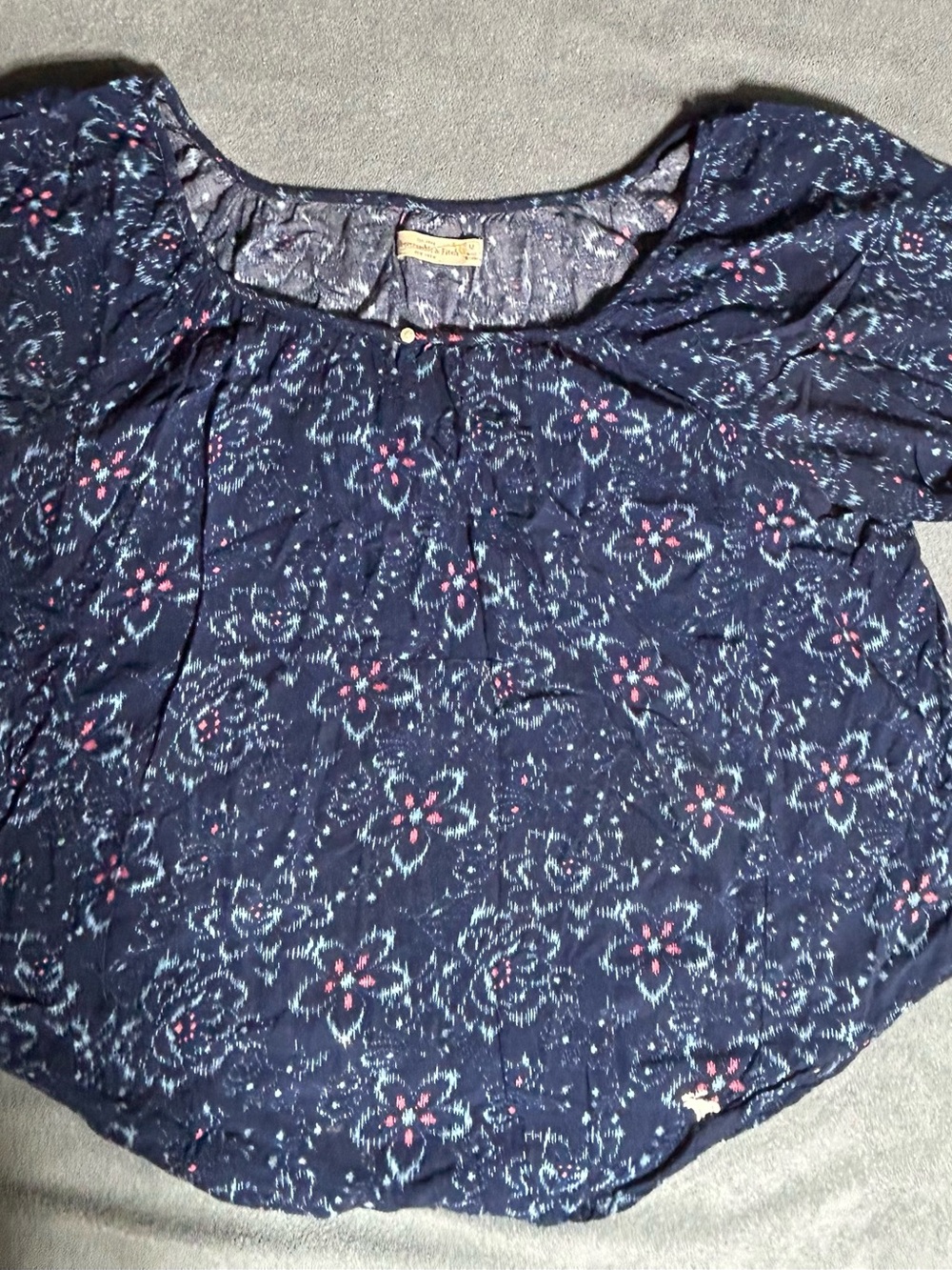 Abercrombie & Fitch Navy Floral Scoop Neck Blouse